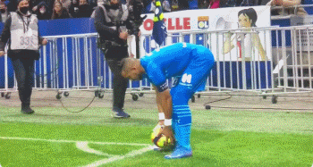 并等待一个 并等待一个